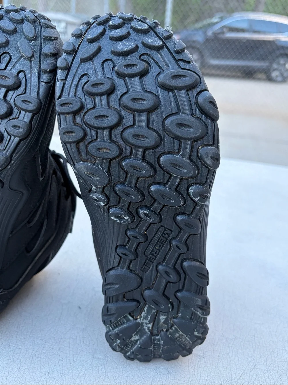 Merrell Boys Size 4.5 Chameleon 7 Access Waterproof Mid Hiking Boots Kids Black